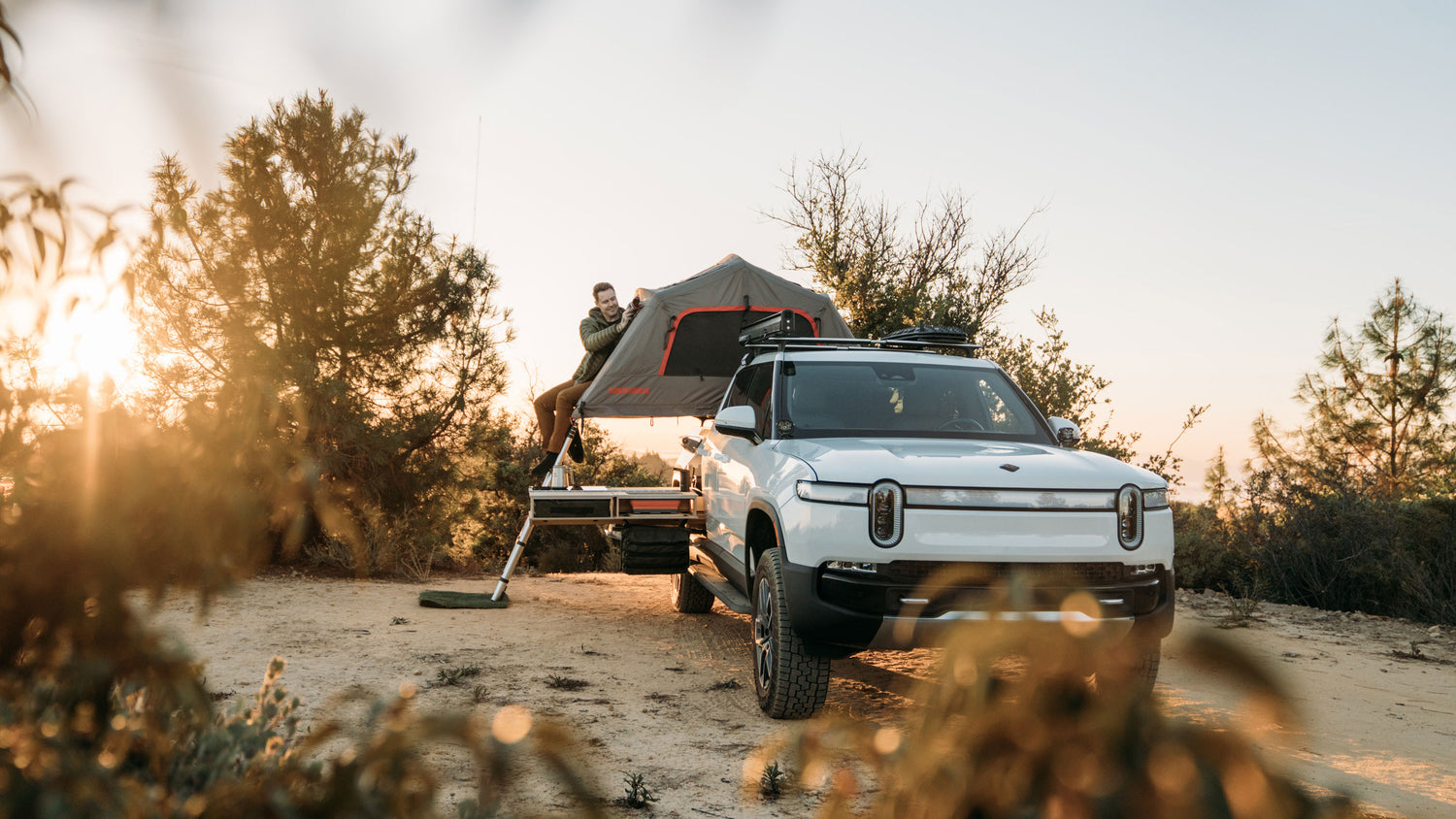 Thunderbolt Camp Kitchen Set with No. 6 Cast Iron Skillet – Thunderbolt  Adventure Supply